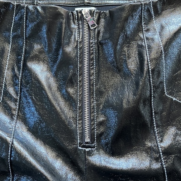 Aritzia Sunday Best Tessy Pants Vegan Leather - Picture 7 of 10